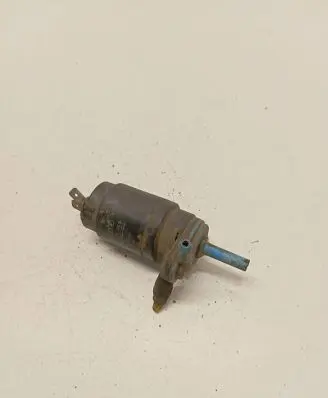 Volkswagen PASSAT B3 Windscreen/windshield washer pump 333955651
