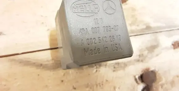 Mercedes-Benz E W211 Other relay A0025422619 6066