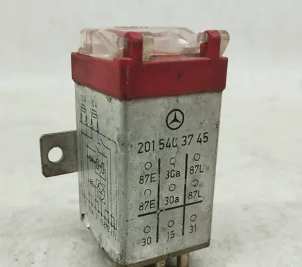 Mercedes-Benz E W124 Other relay 2015403745 A2015403745 897236000
