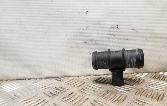 Skoda Superb B6 (3T) Engine coolant pipe/hose N906929