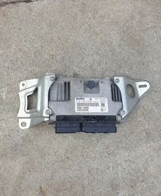 Toyota Yaris Engine control unit/module 896610DD80 0261S06138