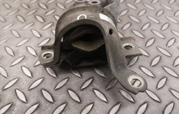 Chrysler Ypsilon Engine mount bracket 005191024200