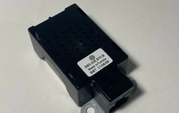 Volkswagen Golf Plus Aerial antenna amplifier 5M0035570B