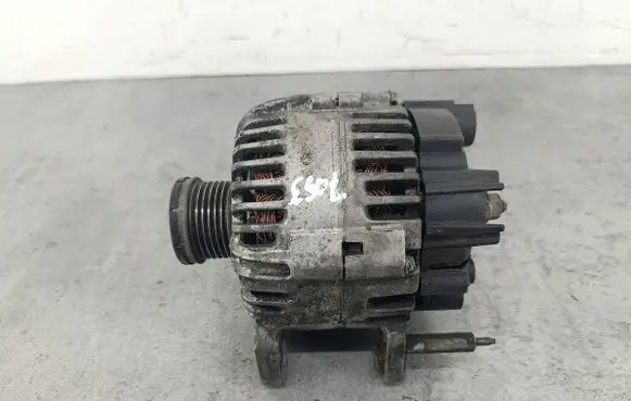 Volkswagen PASSAT B6 Generator/alternator VALEO
