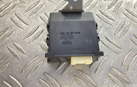 Lexus RX 450H Door central lock control unit/module 8597048040 0515004380
