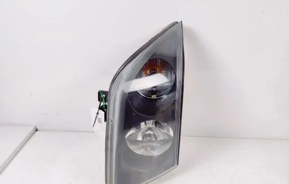 Volkswagen Crafter Headlight/headlamp 9068200061 2E1941015