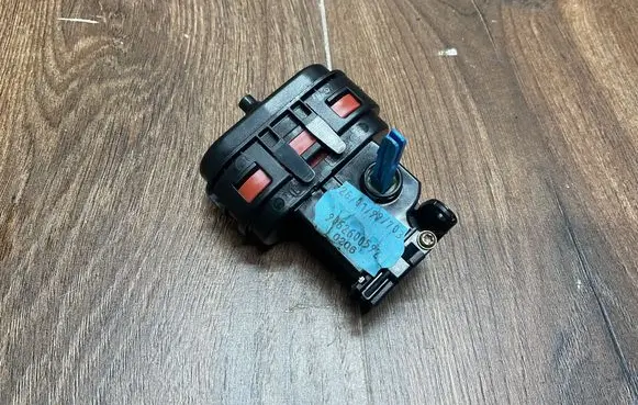 Mercedes-Benz SL R129 Heater blower fan relay A0018001075 9062600592