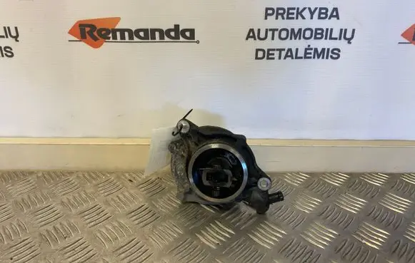 BMW X3 E83 Vacuum pump 700437010