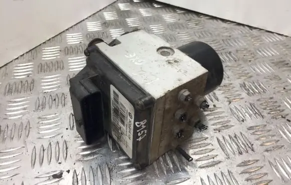 Volkswagen PASSAT B6 ABS Pump 3C0614109 8157
