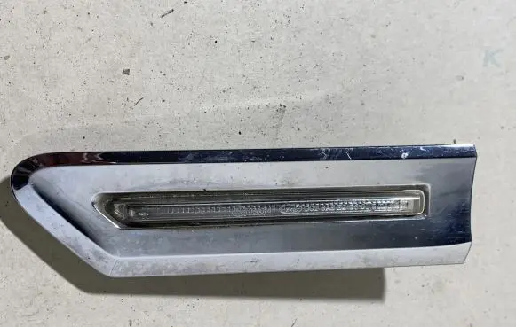 BMW 7 F01 F02 F03 F04 Front fender indicator light 7203371