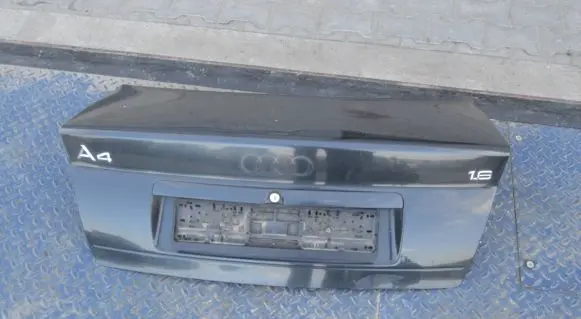 Audi A4 S4 B5 8D Tailgate/trunk/boot lid