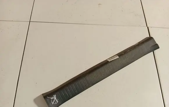 Front sill trim cover