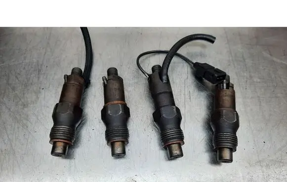Volvo S40, V40 Fuel injectors set