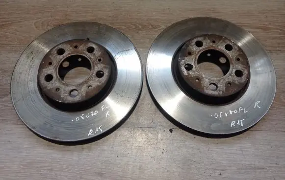 Volvo V70 Front brake disc