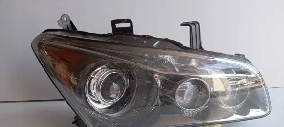 Infiniti QX80 Headlight/headlamp