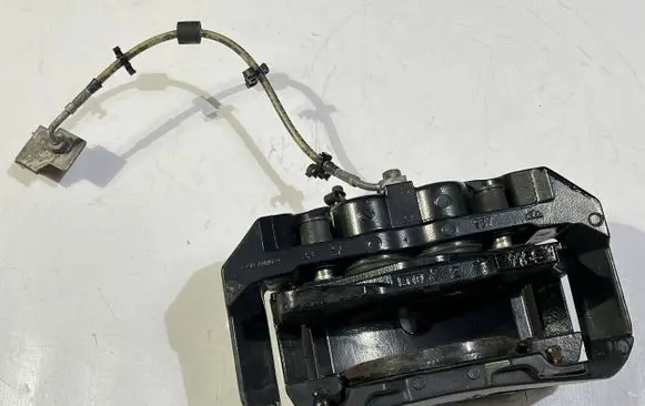Jaguar F-Type Front brake caliper JAG000023