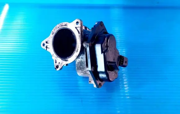 Volkswagen Crafter EGR valve 03L131501L V29007881