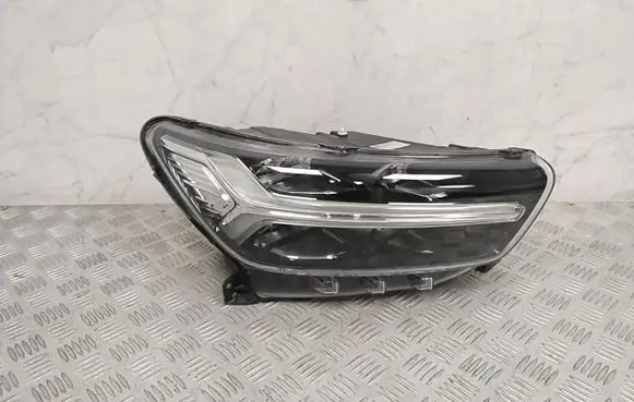 Volvo XC40 Headlight/headlamp 31446779