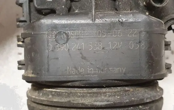 Opel Astra H Wiper motor 0390241538