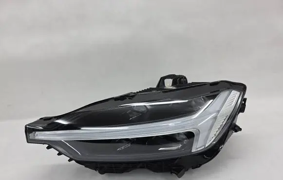 Volvo XC60 Headlight/headlamp 32420424