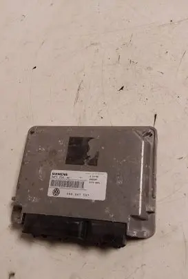 Volkswagen PASSAT B5 Engine control unit/module 3B0907557