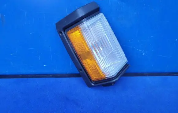 Nissan Terrano Front indicator light 21223599 21223922