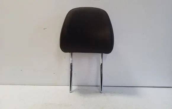 Audi Q3 8U Front seat headrest 