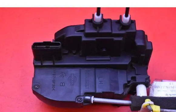 Nissan Tiida C11 Front door lock