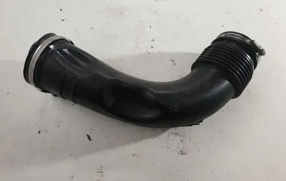 BMW X5 F15 Air intake hose/pipe 8512381