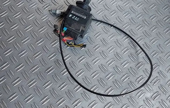 Mercedes-Benz E W211 Ignition lock 2115450608 0001846870206158 33002203