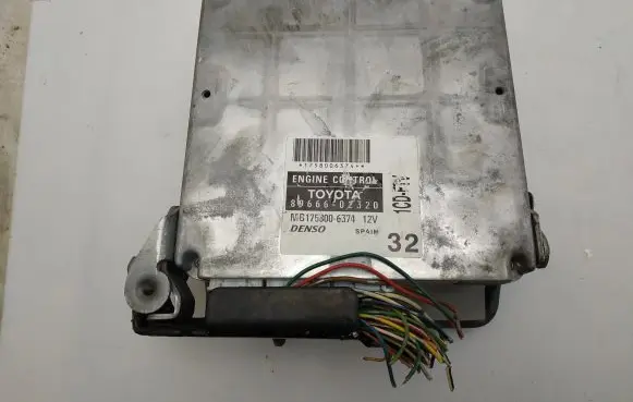 Toyota Corolla E120 E130 Engine control unit/module 8966602320 MB1758006374