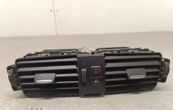 BMW X3 F25 Dash center air vent grill 9184742 17238711 9184743
