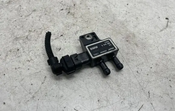 BMW 1 F20 F21 Exhaust gas pressure sensor 8570686