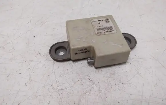 BMW 5 E60 E61 Antenna control unit 693502401