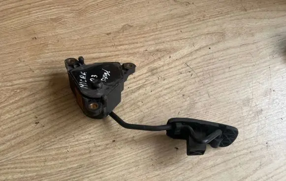 Nissan Micra Accelerator throttle pedal 18002AX600 2683A 00424