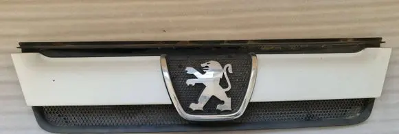 Peugeot Boxer Front grill 1304703070