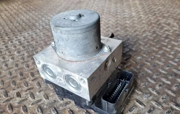Ford Mondeo MK IV ABS Pump BG912C405AD