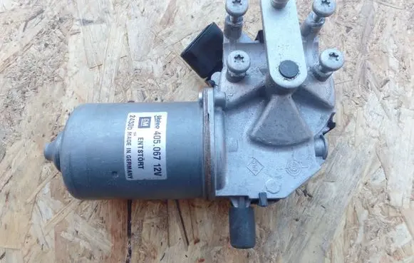 Opel Corsa D Wiper motor 13182340 367546120