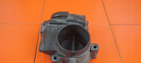 Peugeot 2008 I Throttle body valve V862419080 5FS
