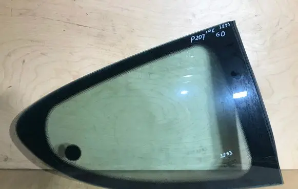 Peugeot 207 Rear side window AS2