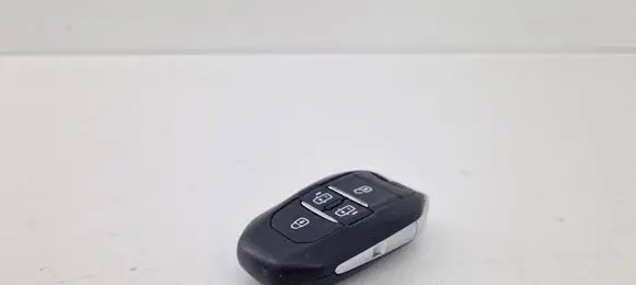 Peugeot Expert Ignition key/card E1092402