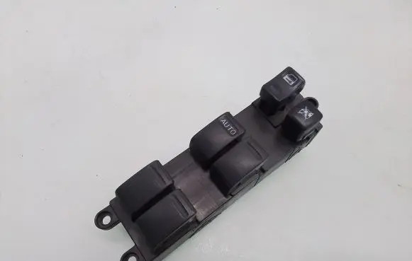 Nissan X-Trail T30 Electric window control switch