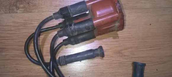 Audi 80 90 B3 Spark distributor cap 0300413111