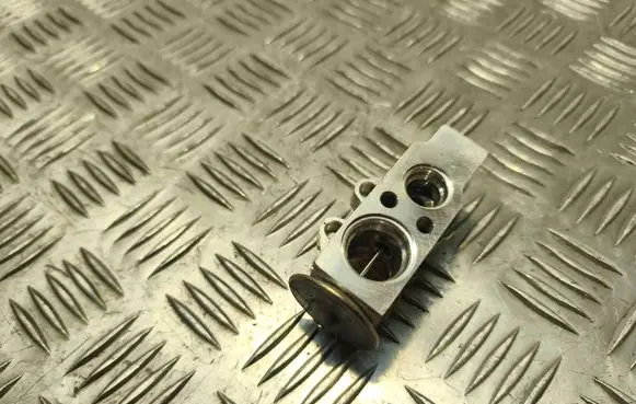 Skoda Fabia Mk3 (NJ) Air conditioning (A/C) expansion valve 6C0816679 GV343001 DE15YBECZ1
