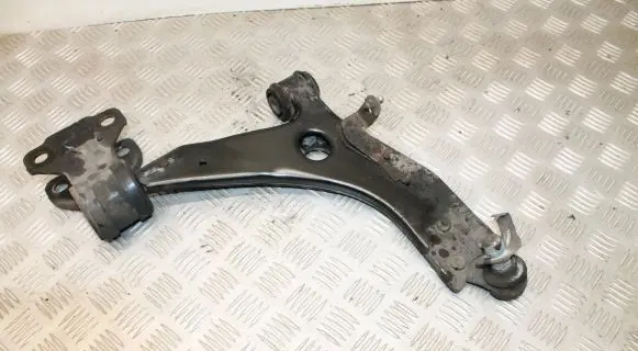 Volvo V40 Front lower control arm/wishbone