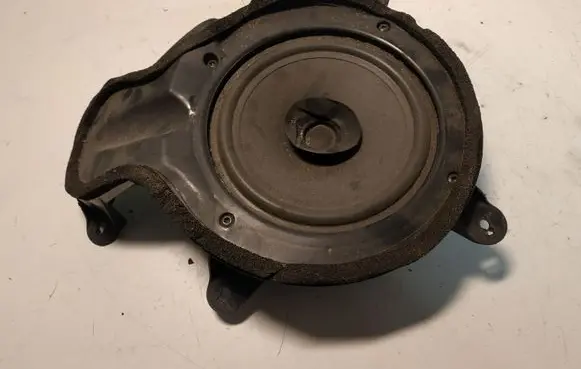 Volvo V70 Front door speaker 30679497