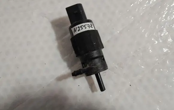 Audi A4 S4 B9 Windscreen/windshield washer pump 1K5955651
