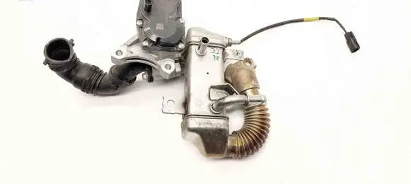 Nissan X-Trail T32 EGR valve cooler 147350678R 149102408R