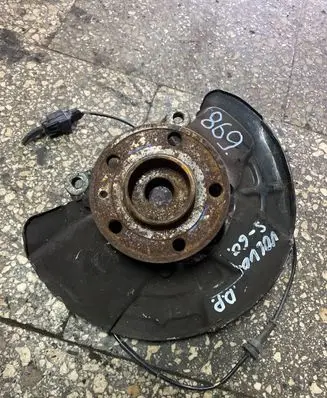 Volvo S60 Front wheel hub