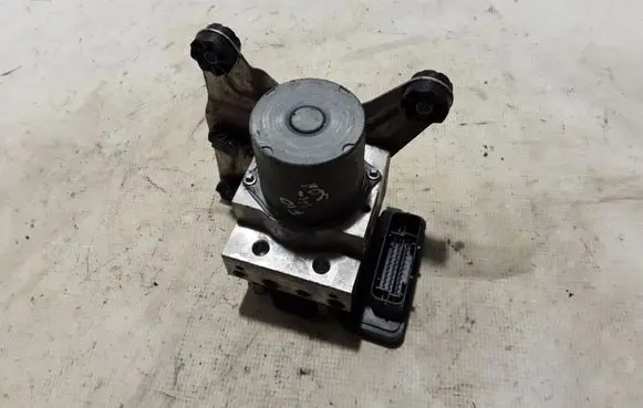 BMW 5 F10 F11 ABS Pump 6856841